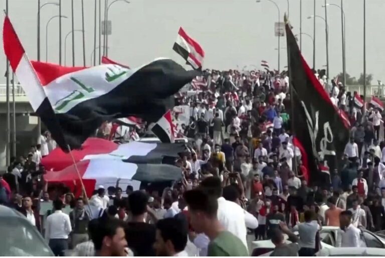 تغيير قانون الانتخابات في البلاد من أبرز مطالب المحتجين في العراق