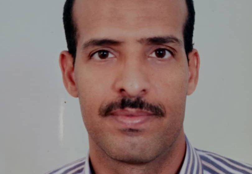 طاهر عبدالله القباطي، أكاديمي حاصل على شهادة الدكتوراه في الكيمياء التحليلية