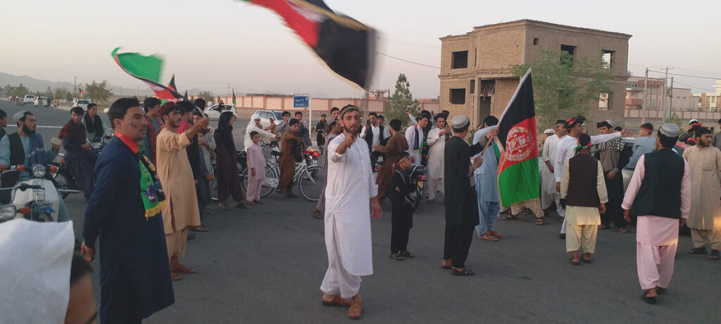 احتفالات بالذكرى المئوية لاستقلال أفغانستان عمّت في قندهار وفي جميع أنحاء البلاد في آب/أغسطس 2019 حيث خرج مئات الأشخاص إلى الشوارع رافعين الأعلام الأفغانية.
