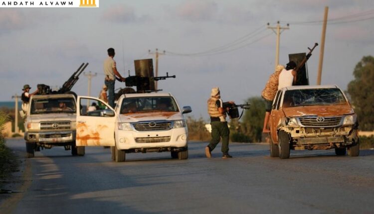 القوات المسلحة المتحالفة مع الحكومة المعترف بها دوليا تحارب جماعة مسلحة في طرابلس، ليبيا