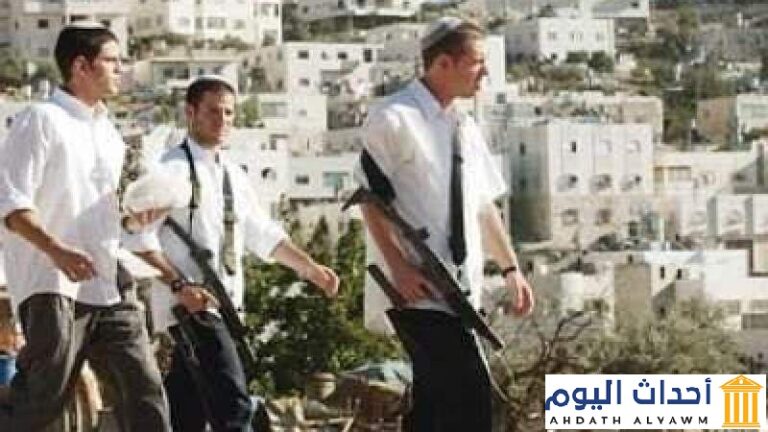 مستوطنون يهود يعتدون على المواطنين الفلسطينيين بالضفة الغربية