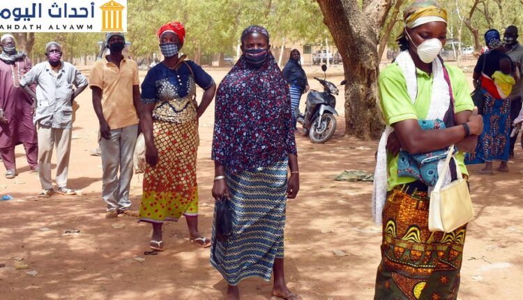 برنامج الأغذية العالمي يوزع الطعام في كايا، بوركينا فاسو.