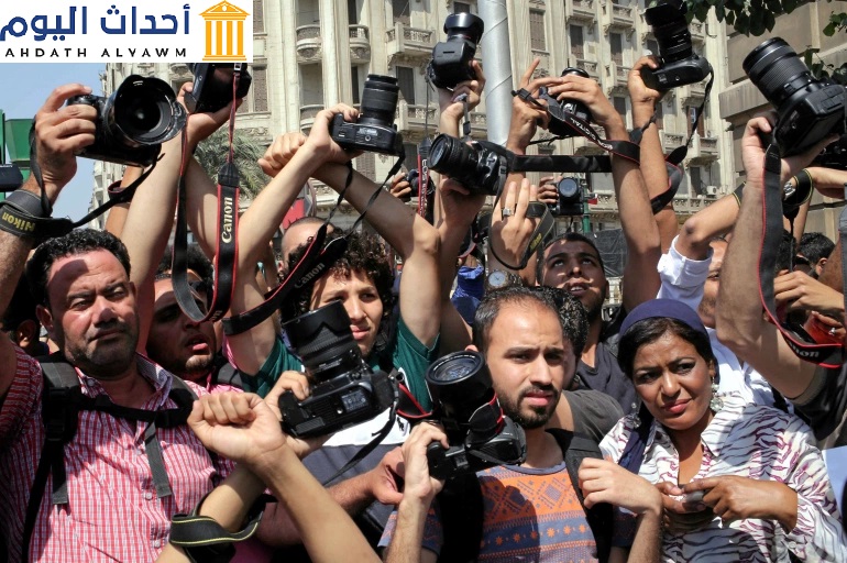صحفيون مصريون في نشاط احتجاجي على اعتقال زملاء لهم بتهمة تغطية مظاهرات مناهضة للحكومة