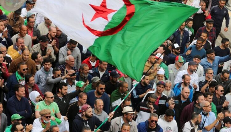 احتجاجات سلمية في الجزائر