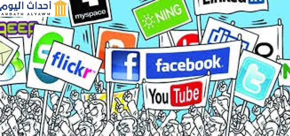 مواقع التواصل الإجتماعي وتأثيرها على الثورات العربية