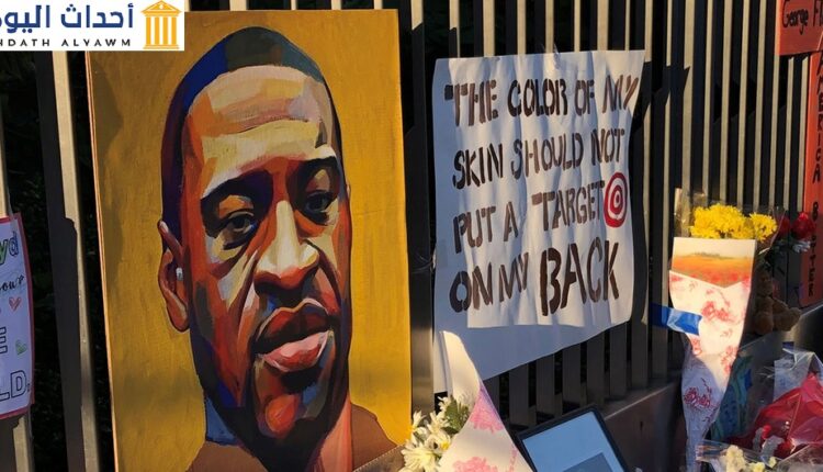 قتل جورج فلويد، وهو أمريكي منحدر من أصل أفريقي، بعد أن كان في عهدة الشرطة في الولايات المتحدة