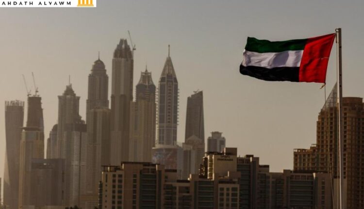 علم الإمارات يلوح في سماء دبي