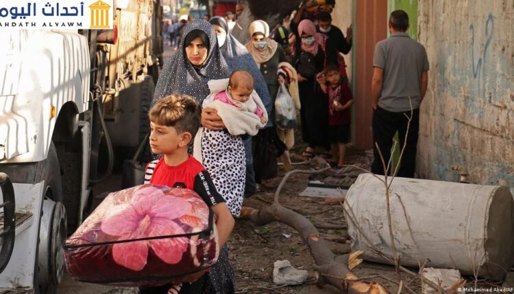 خروج ونزوح عدد من العائلات الفلسطينية من ديارهم في مناطق مهددة بالقصف من سلاح الجو الاسرائيلي