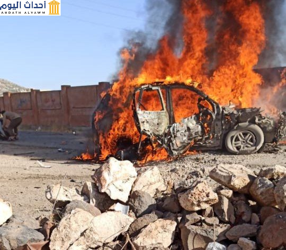 مركبة محترقة إثر استهدافها من القوات الروسية/السورية في بلدة إبلين جنوب إدلب