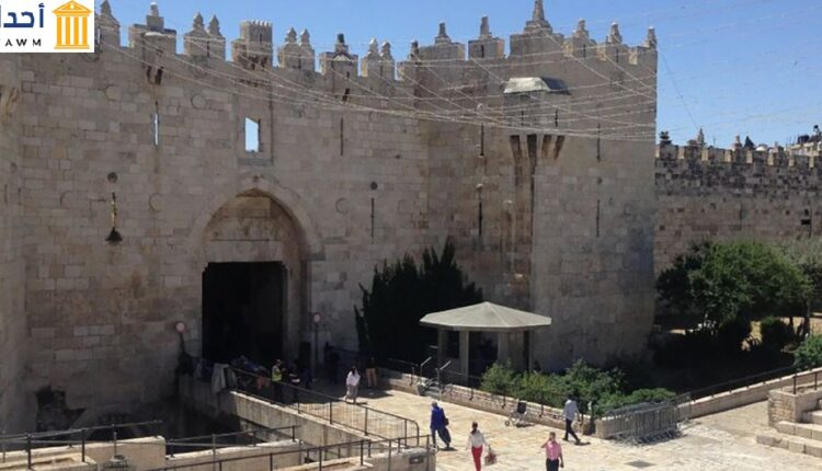 مشهد من باب العامود في مدينة القدس الشرقية، بعد أيام من التوتر في المدينة