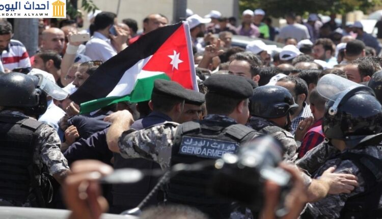 قوات الأمن الأردنية تمنع فعالية لنقابة المعلمين الأردنيين بالكرك