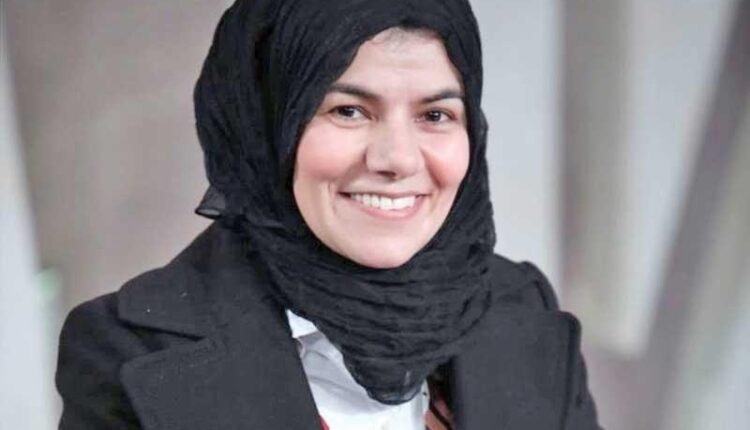 الدكتورة صفاء زمان، رئيسة الجمعية الكويتية لأمن المعلومات والأستاذة بكلية العلوم وهندسة الحاسوب بجامعة الكويت
