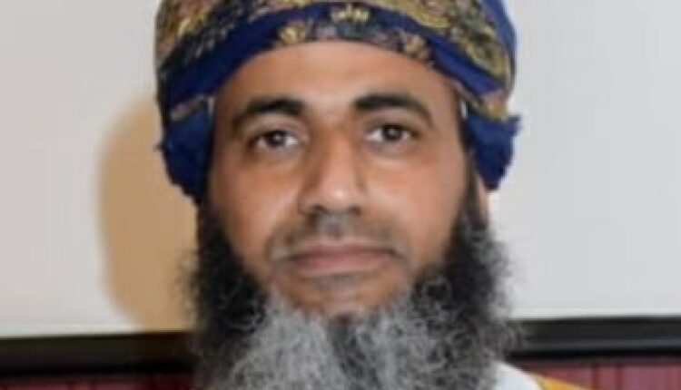 الناشط على الإنترنت الدكتورعبدالمجيد بن حمود الرواحي (أبو اليسع الرواحي)