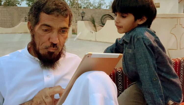 الداعية الإسلامي السعودي البارز "سلمان العودة"