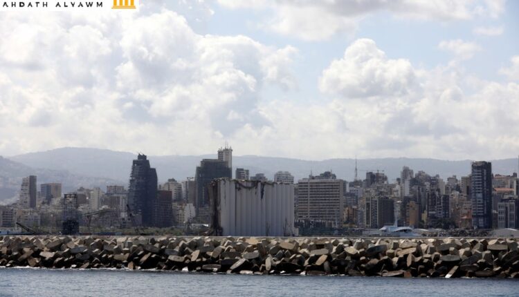 مشهد يظهر الدمار الذي تسبب به انفجار مرفأ بيروت في 2020