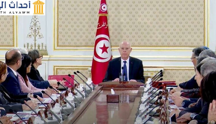 الرئيس التونسي "قيس سعيد" يعلن قرار إقالة 57 قاضيًا