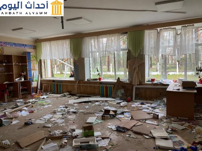 أضرار نتيجة هجوم روسي على "المدرسة 21" في 3 مارس/آذار 2022 في مدينة تشيرنيهيف