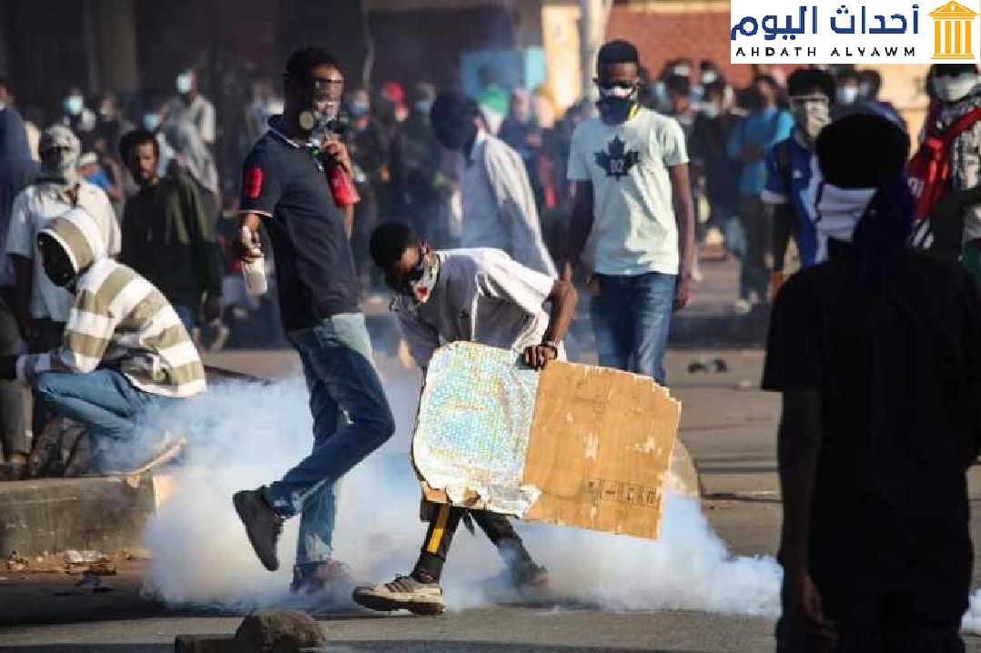 استخدام قوات الأمن السودانية الغاز المسيل للدموع في مظاهرات مناهضة للحكم العسكري في السودان