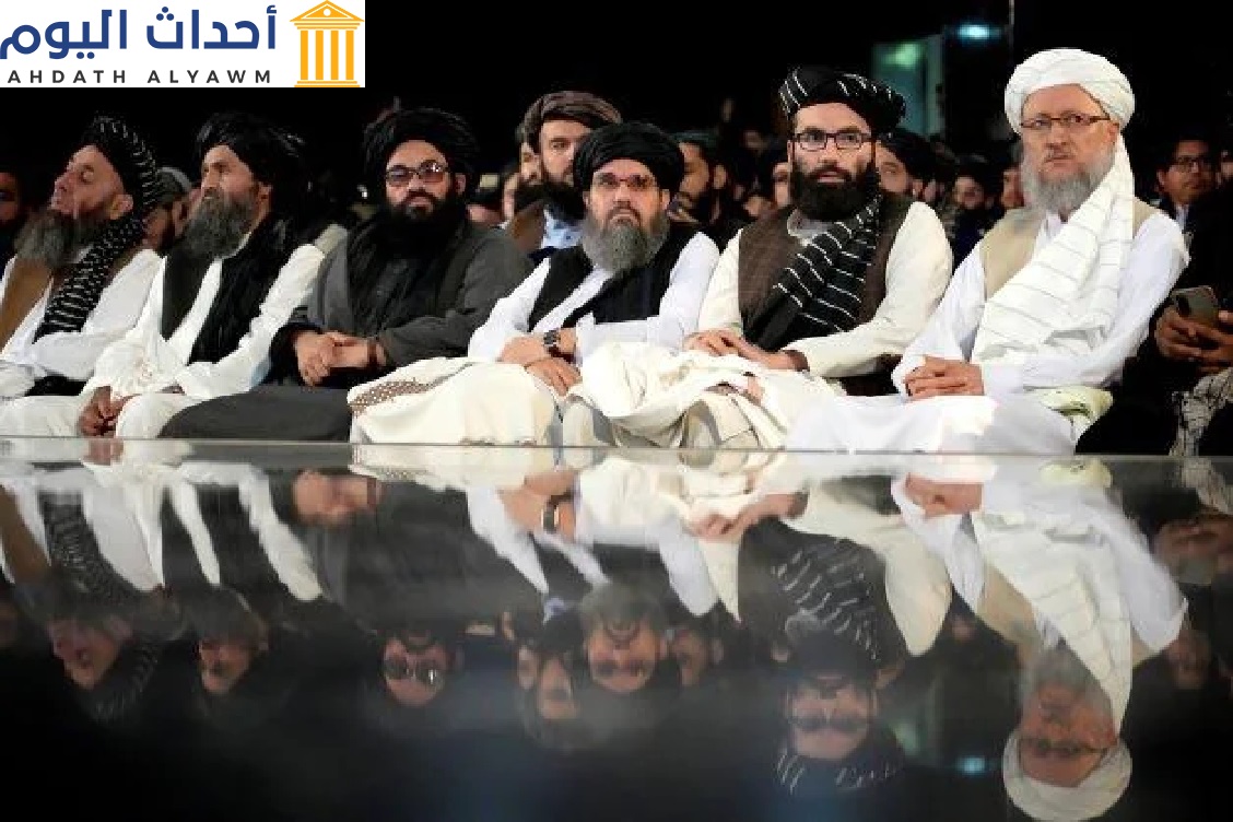 قادة طالبان في حفل أقيم في كابول في أبريل 2022 لإحياء ذكرى وفاة الملا محمد عمر ، مؤسس حركة طالبان