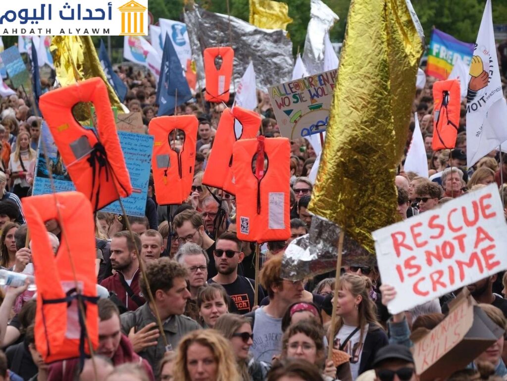 مظاهرة ضد تجريم جهود إنقاذ المهاجرين وطالبي اللجوء، برلين، ألمانيا