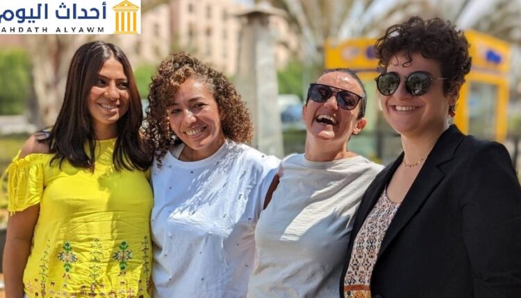 صحفيات من موقع مدى مصر. والصحفيات هن "لينا عطا الله" و"رنا ممدوح" و"بيسان كساب" و"سارة سيف الدين"