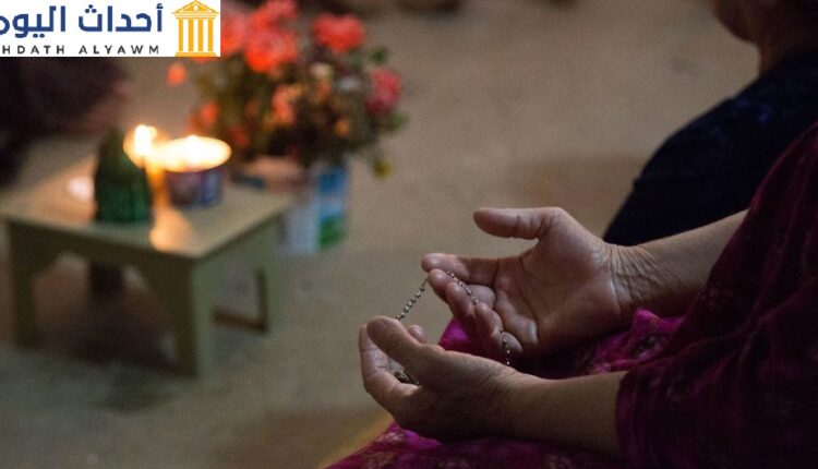 نازحون يتضرعون إلى الله، في إربيل عاصمة كردستان العراق