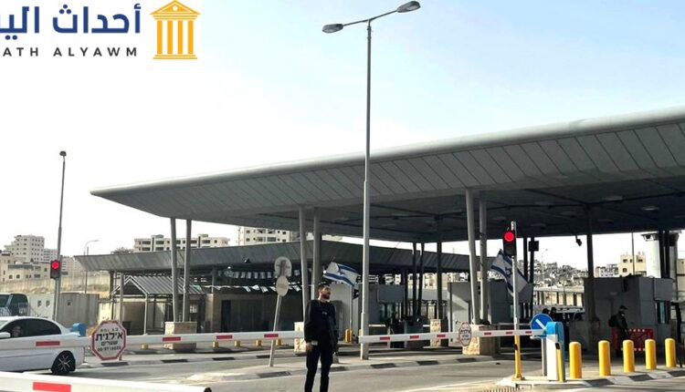 حاجز قلنديا بين الضفة الغربية والقدس الشرقية