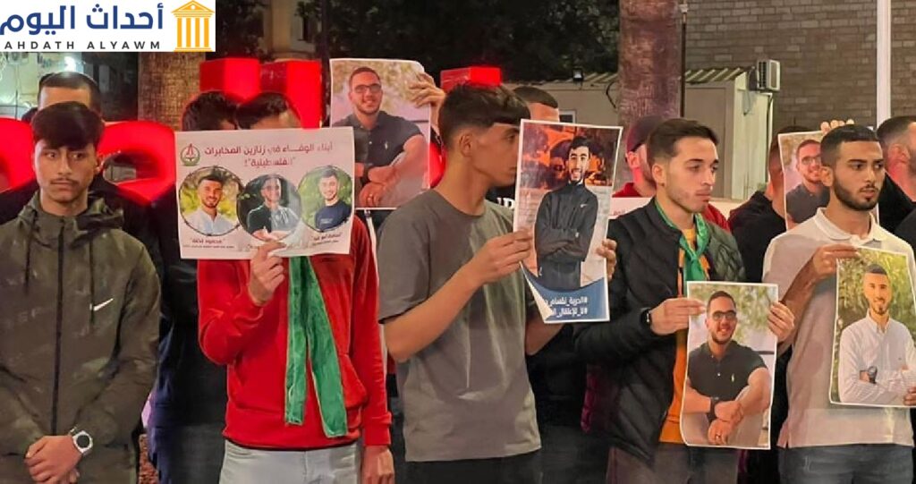 طلاب من جامعة بيرزيت في وقفة احتجاجية للمطالبة بوقف الاعتقالات السياسية وضرورة إطلاق سراح المعتقلين