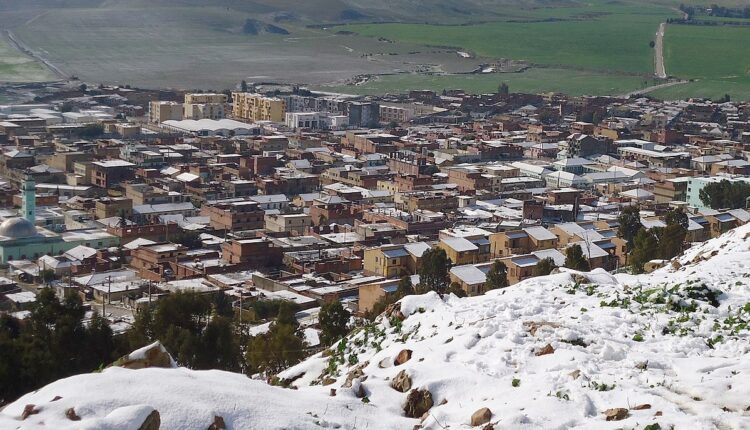 مدينة عرسال الحدودية الشرقية بلبنان