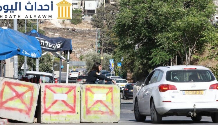 الشرطة الإسرائيلية على مدخل حي الشيخ جراح في القدس.