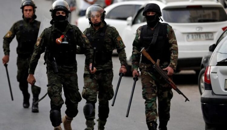 أجهزة السلطة الفلسطينية في قمع الأفراد