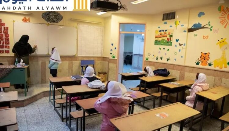 طالبات يحضرن صفا دراسيا في طهران، إيران في 22 نوفمبر/تشرين الثاني 2021. 2021