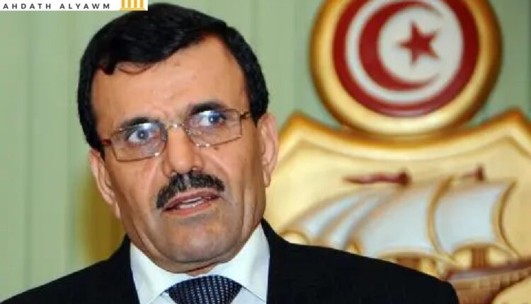 علي العريّض، رئيس الحكومة آنذاك، يلقي كلمة في خلال مؤتمر صحفي في العاصمة تونس