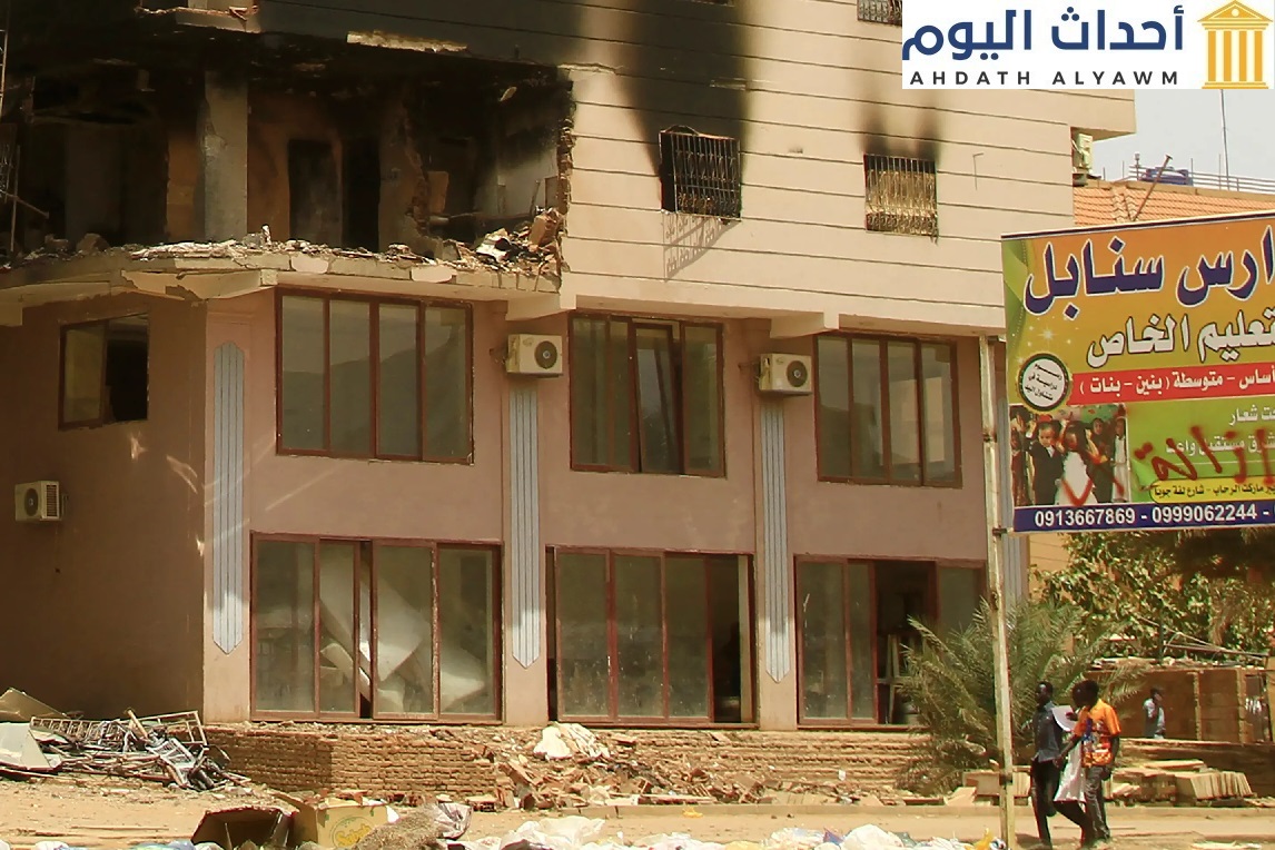 مبنى تضرر خلال القتال بين قوات الجنرالين السودانيين المتناحرين في الخرطوم، السودان
