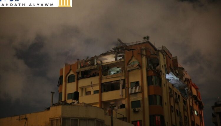 آثار القصف الإسرائيلي على مبان سكنية بصواريخ وقذائف موجهة في قطاع غزة