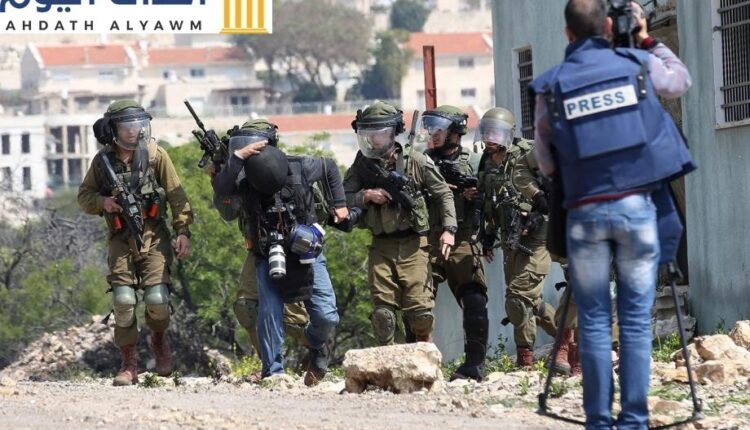 اعتداءات عناصر الجيش الاسرائيلي على الصجافيين الفلسطينيين