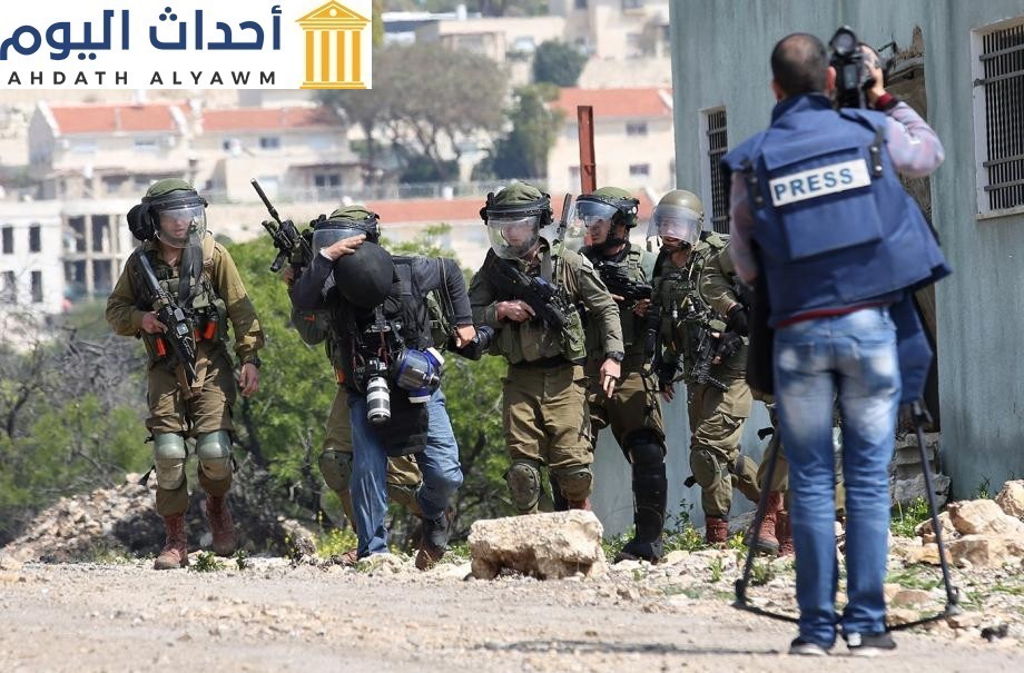 اعتداءات عناصر الجيش الاسرائيلي على الصجافيين الفلسطينيين