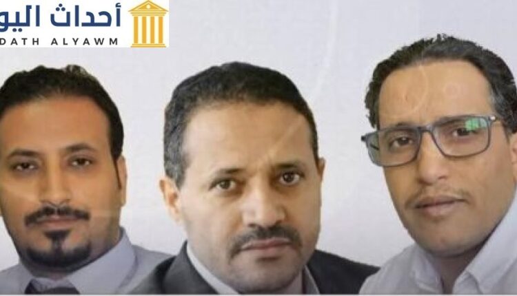 الصحفيين الثلاثة، رئيس تحرير موقع المصدر أونلاين علي الفقيه، ورئيس تحرير مأرب برس أحمد عايض، ورئيس تحرير صحيفة مأرب برس المتوقفة عن الصدور منذ سنة 2014 محمد الصالحي.