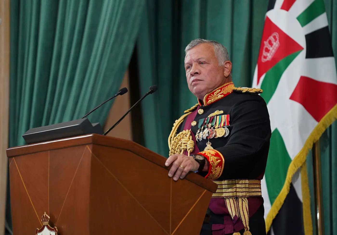 الملك عبد الله الثاني يلقي خطابا في البرلمان، في عمان
