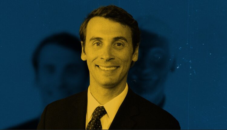 النائب الأمريكي السابق بن كويل