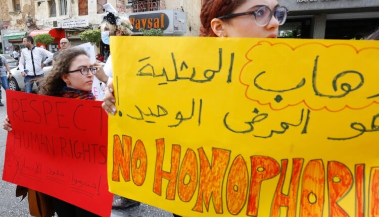لبنان: الهجوم على مجتمع الميم في حانة ‘نذير شؤم’ إضافي يشير إلى تدهور الوضع الحقوقي