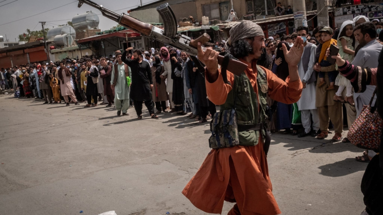 طالبان تمارس التعذيب وتهدر حقوق المعتقلين