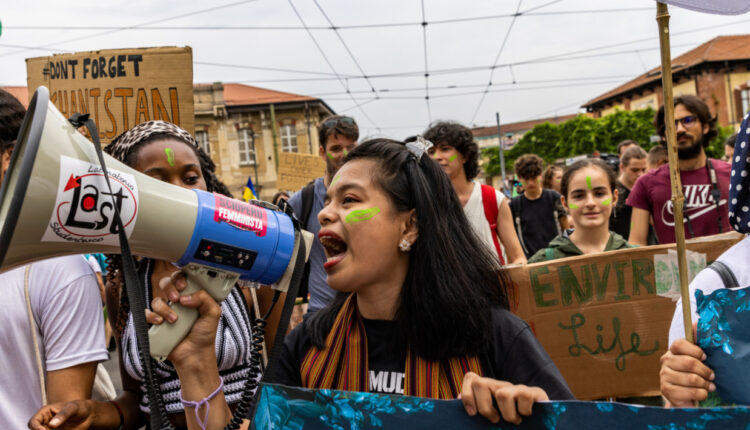 العفو الدولية: خريطة تفاعلية تكشف نطاق العنف الذي تجيزه الدولة ضد المتظاهرين حول العالم
