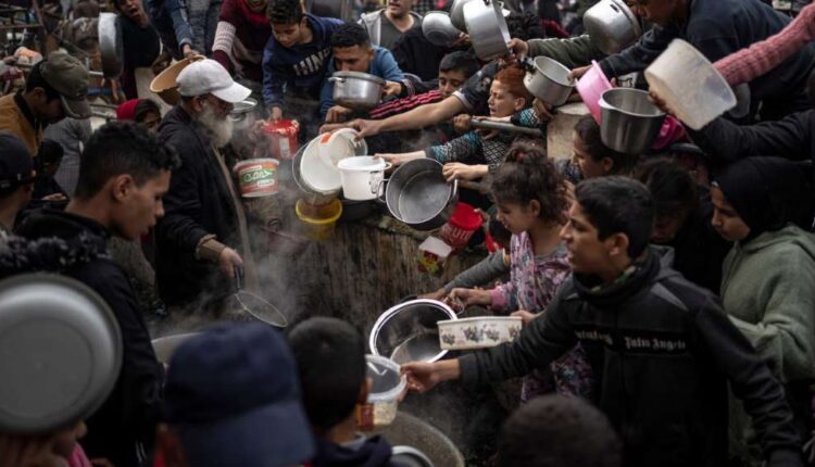 أزمة الغذاء في قطاع غزة بسبب الحرب التي يشنها الجيش الإسرائيلي على القطاع