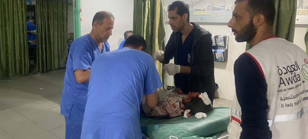 دكتور أحمد مهنا طبيب التخدير ومدير مستشفى العودة في تل الزعتر والنصيرات