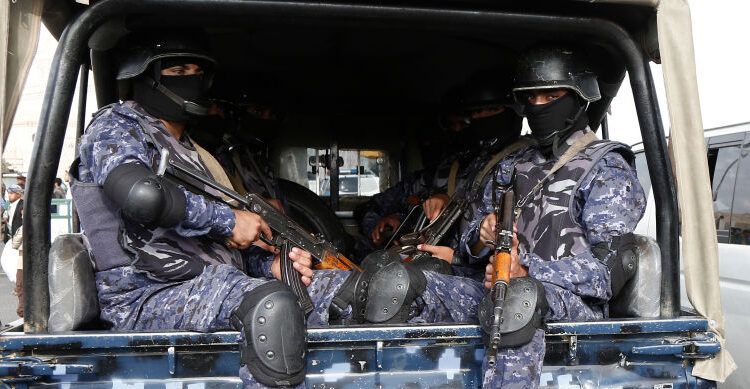 اليمن: على السلطات الحوثية الإفراج فورًا عن موظفي الأمم المتحدة