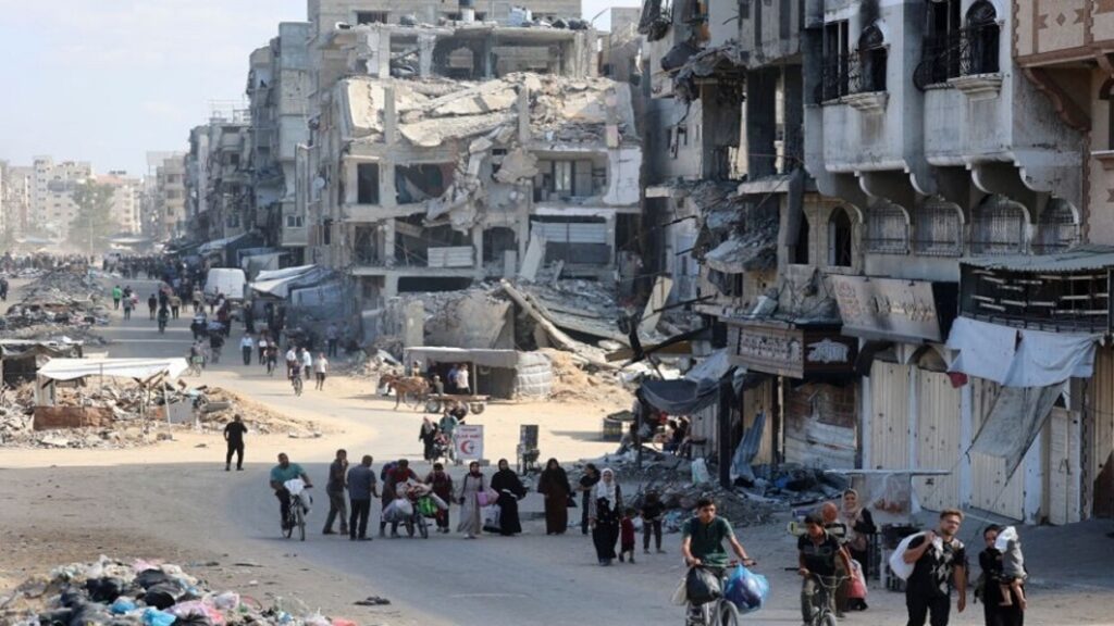 إن لم يُقتلوا بالقصف المتواصل.. إسرائيل تهدد 400 ألف فلسطيني شمالي غزة بالقتل جوعًا