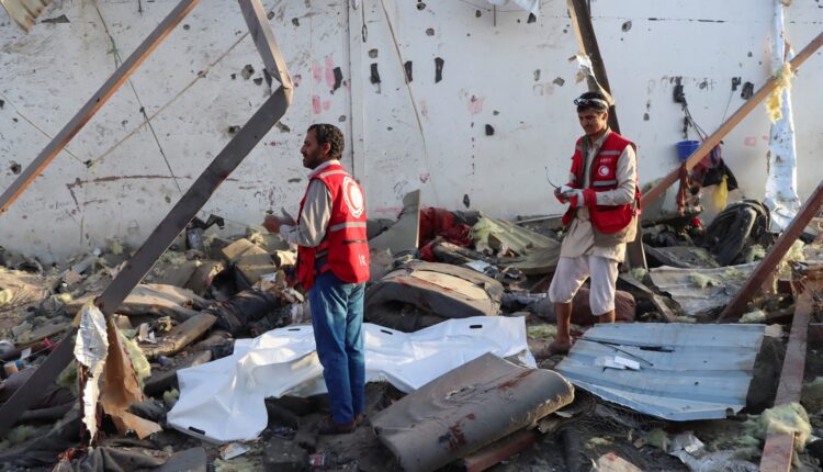 جثث في موقع غارة أميركية على مركز احتجاز يأوي مهاجرين أفارقة في صعدة