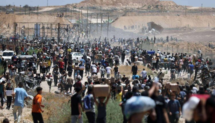إسرائيل تنفذ المجزرة الأكبر بحق المُجوَّعين منذ فرض آليتها لتوزيع المساعدات بغزة