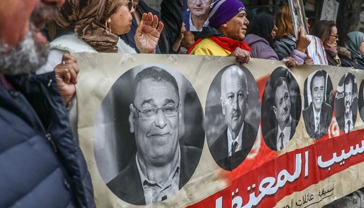 القيود على حرية الرأي والتعبير